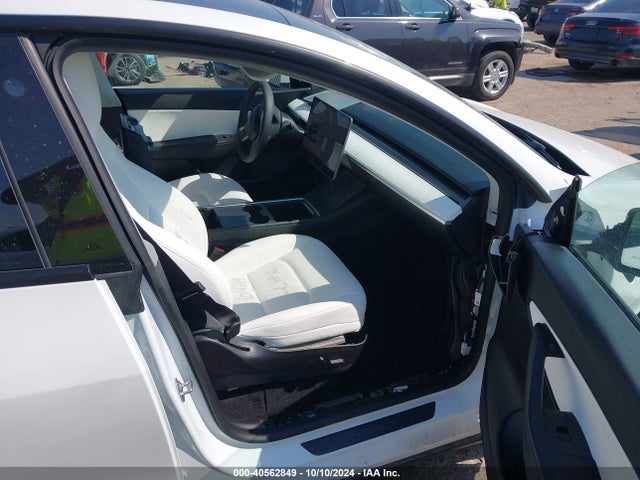 2021 TESLA MODEL Y 5YJYGAEE9MF189909 Photo 4