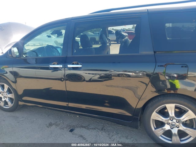 Toyota Sienna Se 8 Passenger 2018 5TDXZ3DC1JS940543 Image 13