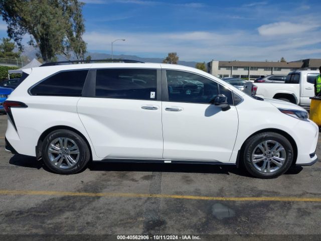5TDDSKFC4PS093413 Toyota Sienna Xse