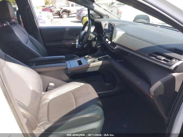5TDDSKFC4PS093413 Toyota Sienna Xse