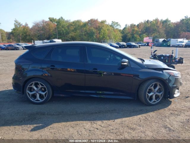 1FADP3L94JL237895 Ford FOCUS ST