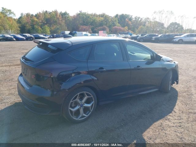1FADP3L94JL237895 Ford FOCUS ST