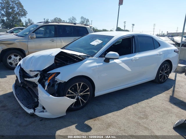 Toyota CAMRY LE 2020 4T1C11AK6LU360897 Image 2