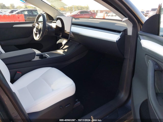 2023 TESLA MODEL Y 7SAYGDEE8PA176557 Photo 4