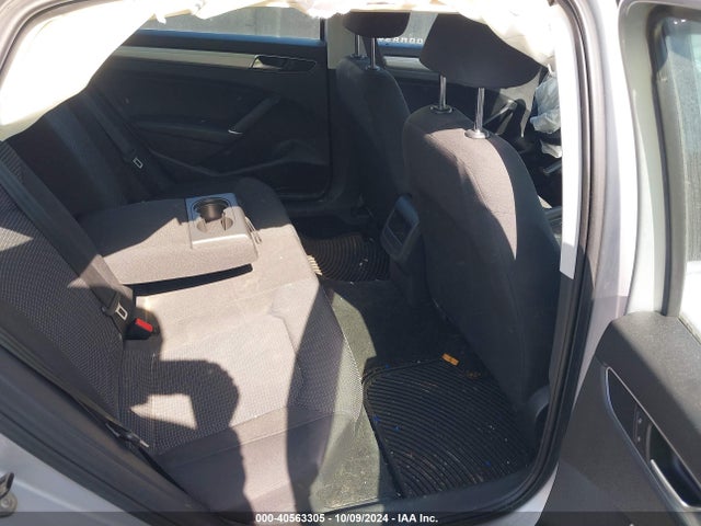 Volkswagen Passat 1.8t S 2017 1VWAT7A38HC008237 Image 8