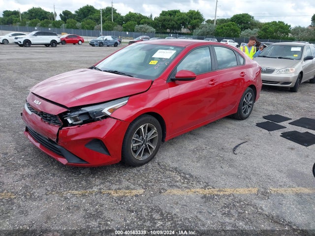 KIA Forte Lxs 2022 3KPF24AD8NE425431 Image 2