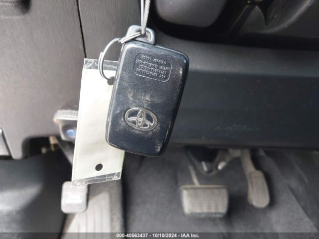 JTDZN3EU6FJ023484 Toyota Prius V Three