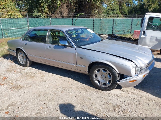 2001 JAGUAR XJ8 SAJDA24C31LF37822 Photo 0