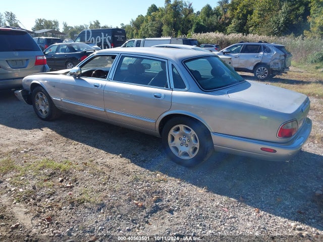 2001 JAGUAR XJ8 SAJDA24C31LF37822 Photo 2
