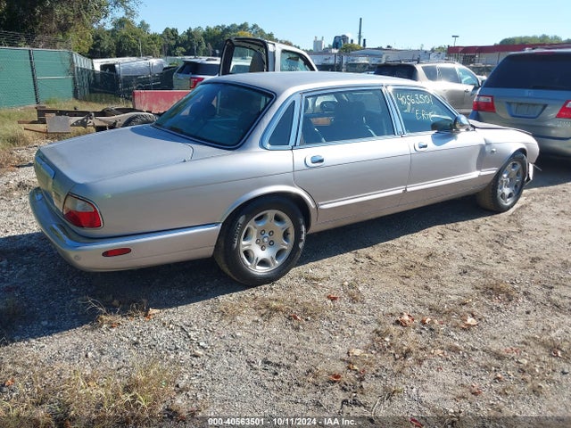 2001 JAGUAR XJ8 SAJDA24C31LF37822 Photo 3