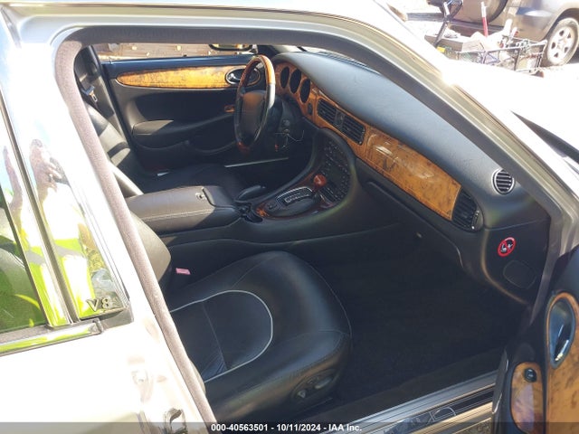 2001 JAGUAR XJ8 SAJDA24C31LF37822 Photo 4