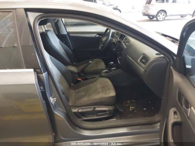 3VW2B7AJ2HM317030 Volkswagen Jetta 1.4t S
