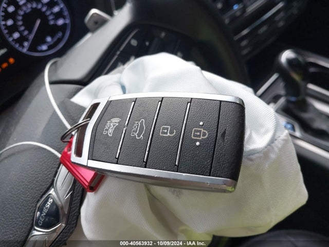 Genesis G80 3.8 2017 KMHGN4JE4HU194307 Image 11