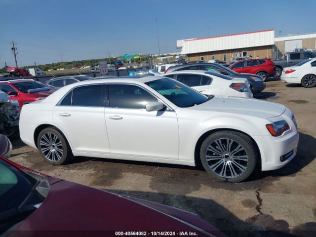 2C3CCABT5EH105660 Chrysler 300 300s