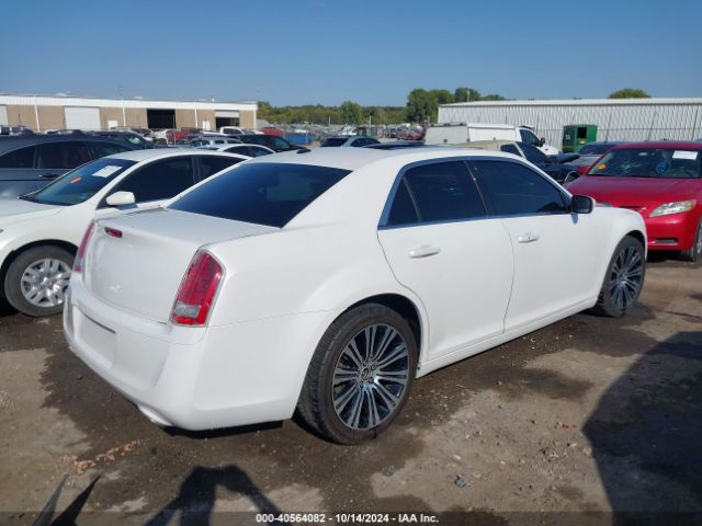 2C3CCABT5EH105660 Chrysler 300 300s