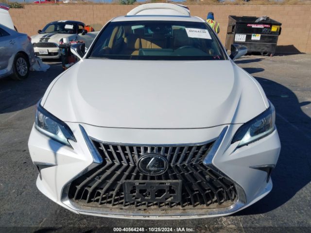 58ADA1C1XPU035161 Lexus ES 300H