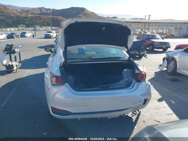 58ADA1C1XPU035161 Lexus ES 300H