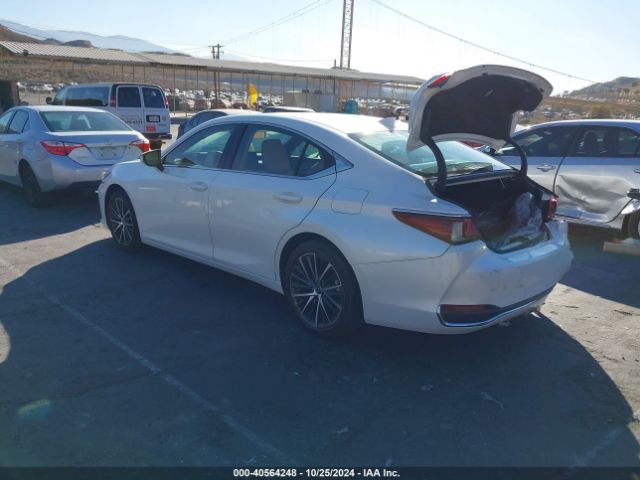 58ADA1C1XPU035161 Lexus ES 300H