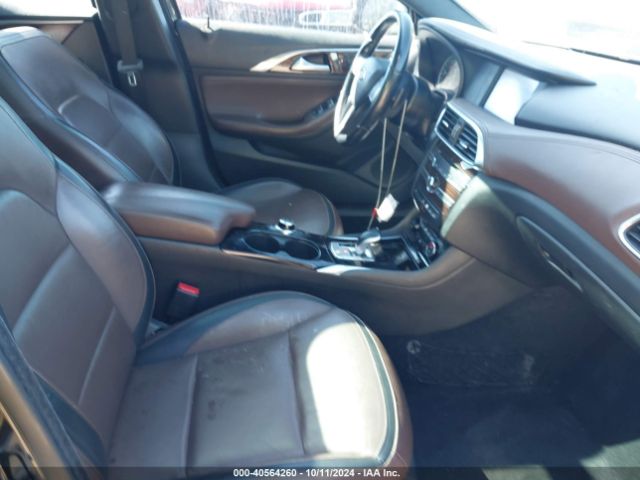 SJKCH5CR5HA023791 Infiniti Qx30 Premium