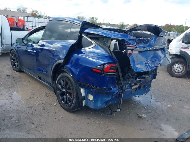 2023 TESLA MODEL X 7SAXCBE61PF418340 Photo 2