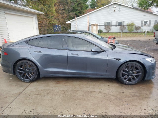 5YJSA1E60NF461717 Tesla Model S Plaid Tri Motor All-wheel Drive