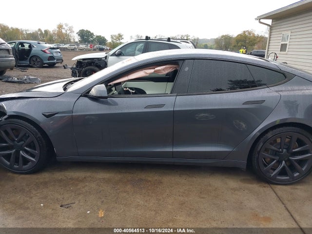 5YJSA1E60NF461717 Tesla Model S Plaid Tri Motor All-wheel Drive