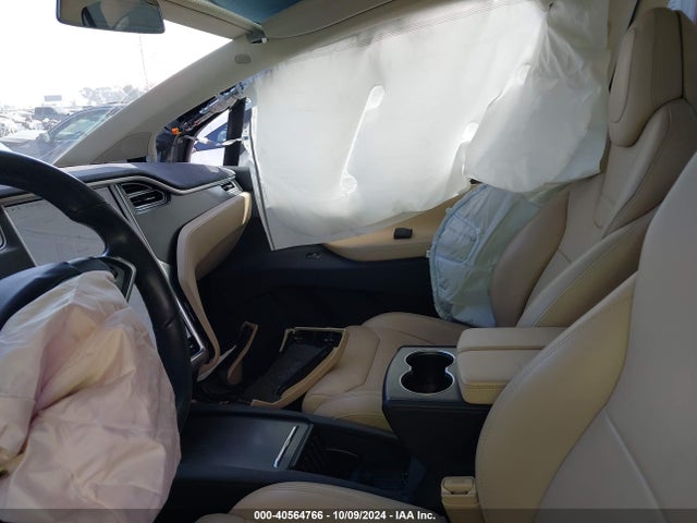 2017 TESLA MODEL X 5YJXCAE43HF055854 Photo 4
