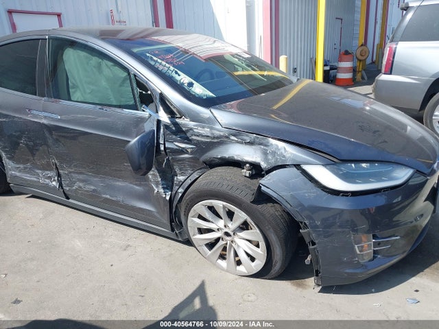 2017 TESLA MODEL X 5YJXCAE43HF055854 Photo 5