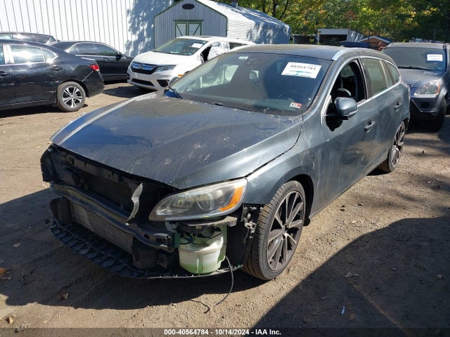Volvo V60 T5 Drive-e Platinum 2016 YV140MEM1G1298335 Image 2