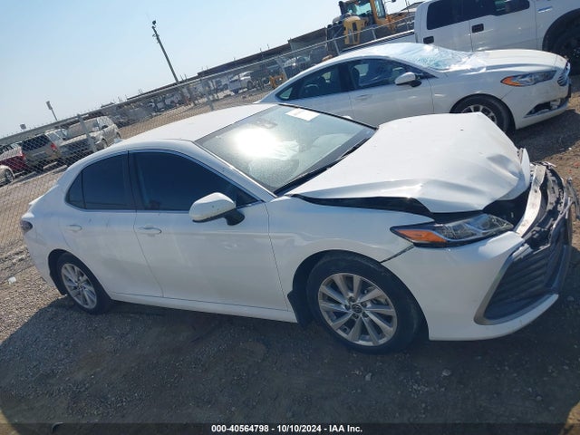 Toyota CAMRY LE 2022 4T1C11AK6NU696231 Image 13