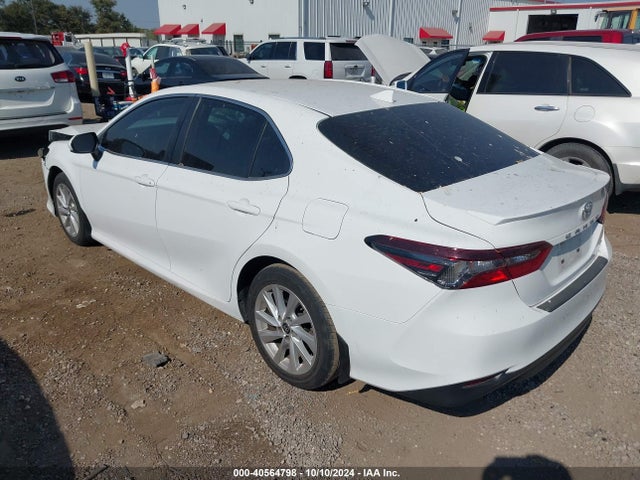 Toyota CAMRY LE 2022 4T1C11AK6NU696231 Image 3