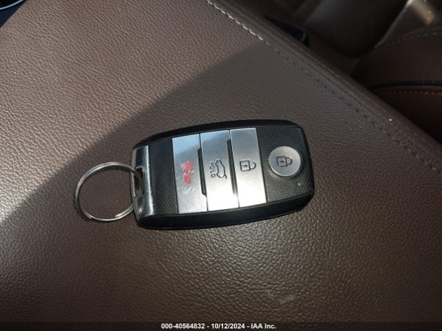 5XYPKDA51LG704877 KIA Sorento 3.3l Sx