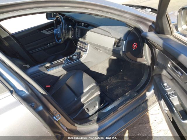 SAJBD4BV7GCY10927 Jaguar Xf 35t Premium