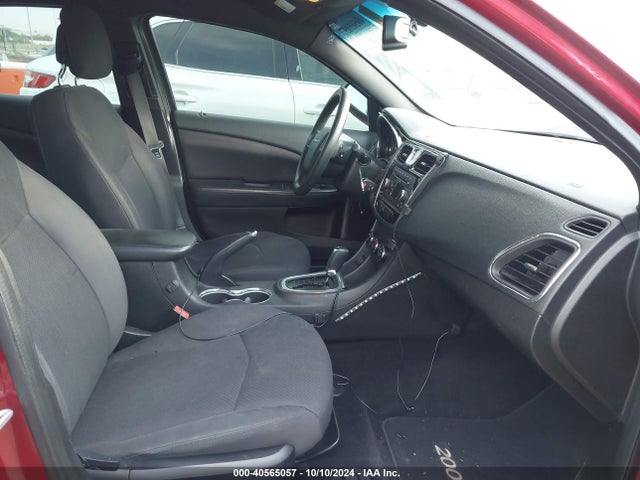 Chrysler 200 LX 2014 1C3CCBAB0EN101957 Image 5