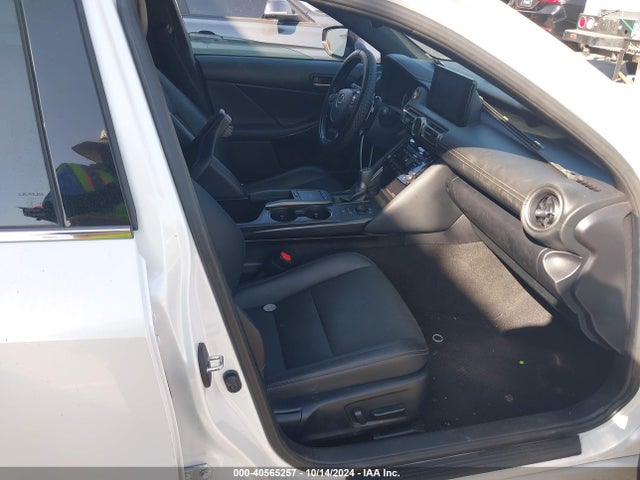 Lexus IS 300 2021 JTHAA1D26M5114076 Image 5