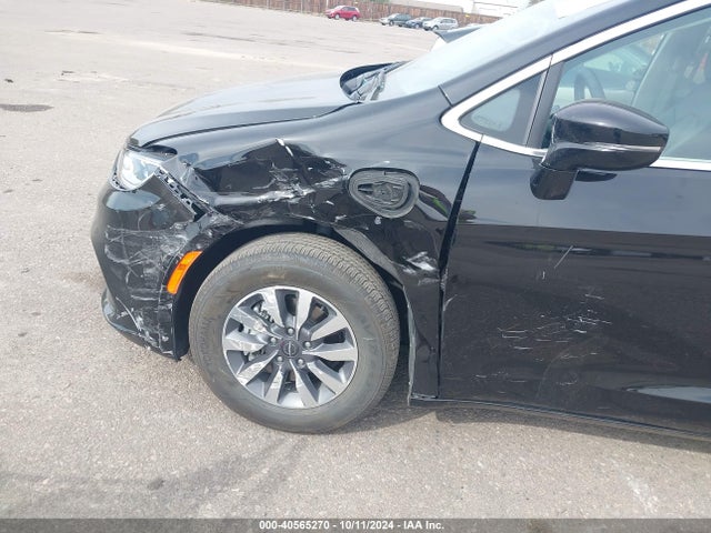 2C4RC1S72RR137636 Chrysler Pacifica Hybrid Select