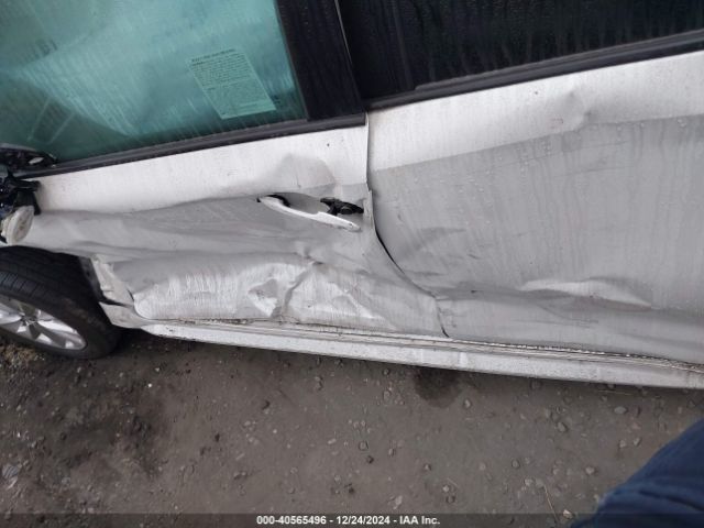 5YFFPMAE8NP290010 Toyota Corolla Xle