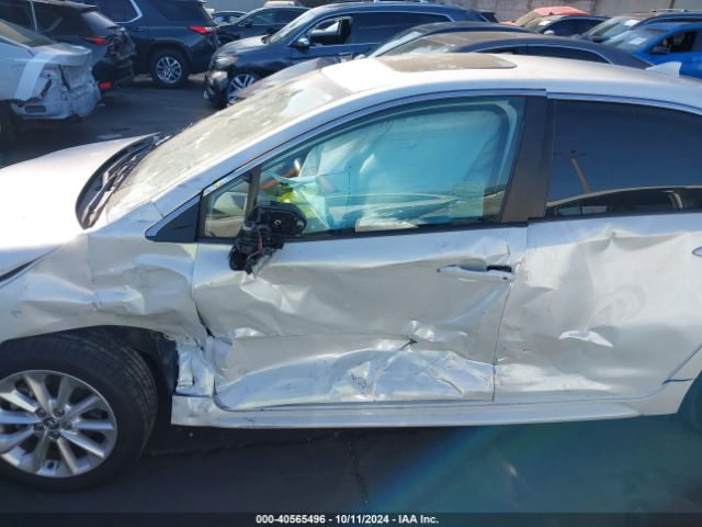 5YFFPMAE8NP290010 Toyota Corolla Xle