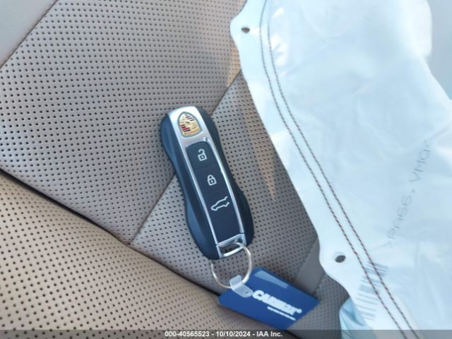 WP1AA2AY6KDA02346 Porsche Cayenne