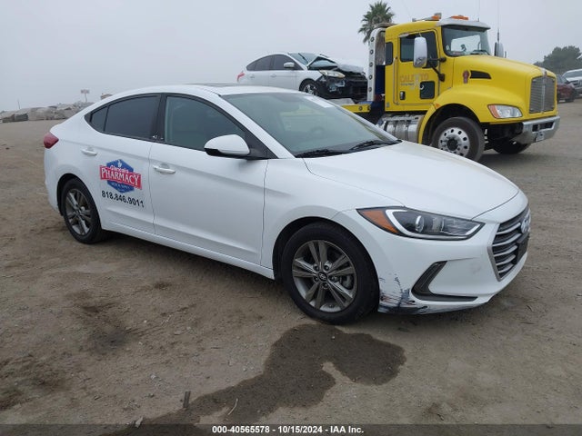 2018 5NPD84LF0JH392743 main image
