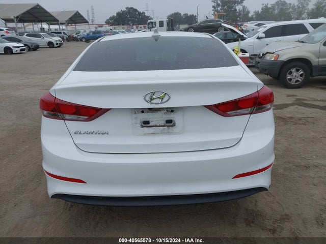 Hyundai Elantra Value Edition 2018 5NPD84LF0JH392743 Image 16