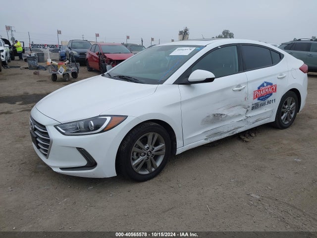 Hyundai Elantra Value Edition 2018 5NPD84LF0JH392743 Image 2