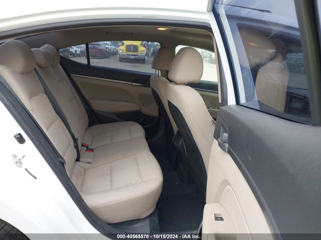 Hyundai Elantra Value Edition 2018 5NPD84LF0JH392743 Image 8