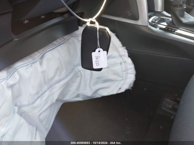 7MUCAAAG5PV053513 Toyota Corolla Cross Le
