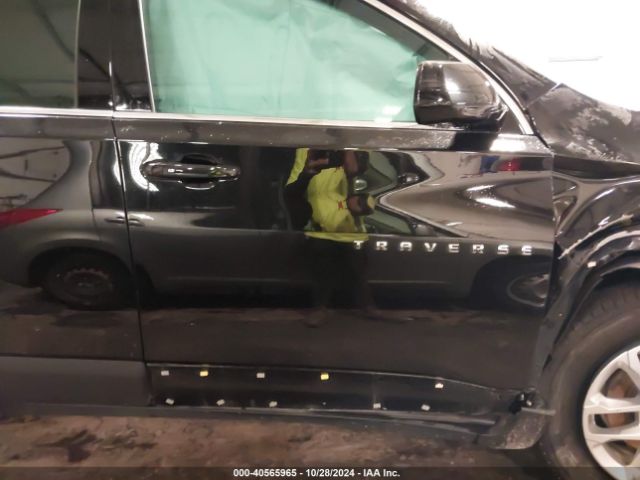 1GNEVFKW7LJ257187 Chevrolet Traverse Awd Ls