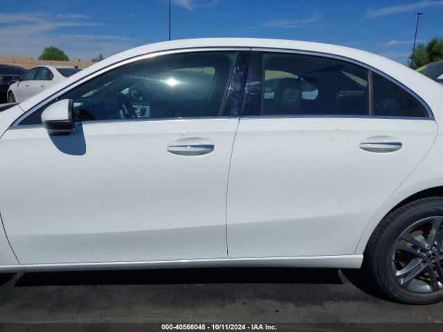 W1K3G4EB5LJ216747 Mercedes-Benz A 220