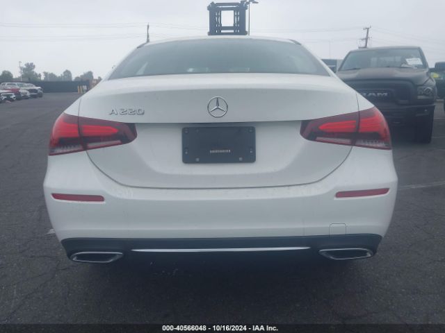 W1K3G4EB5LJ216747 Mercedes-Benz A 220