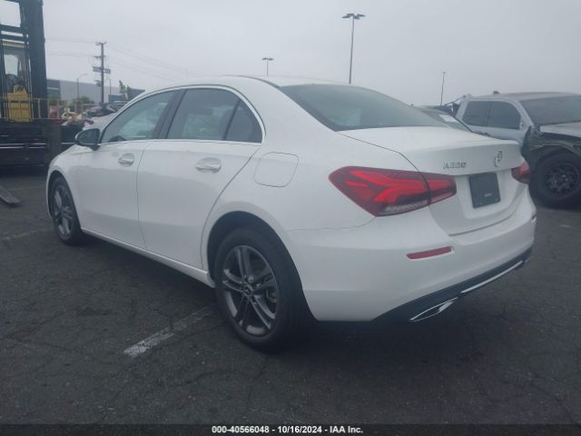 W1K3G4EB5LJ216747 Mercedes-Benz A 220
