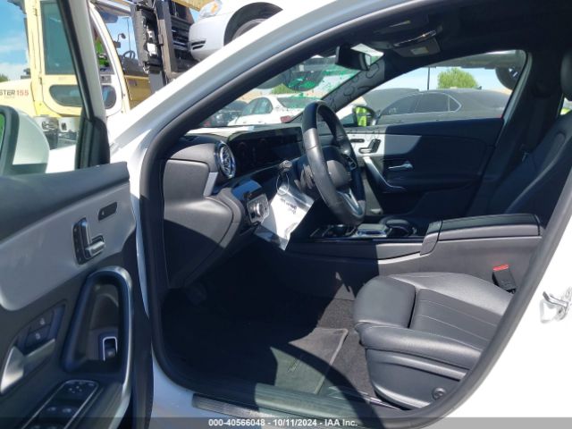 W1K3G4EB5LJ216747 Mercedes-Benz A 220