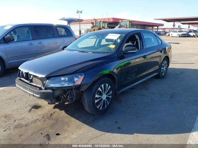 1VWAT7A39FC040966 Volkswagen Passat 1.8t S